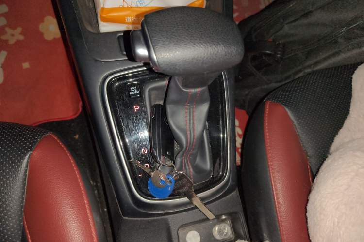 Used Kia KX Cross 2018 1.6L Automatic Dynamic Sunroof Version Gear Lever