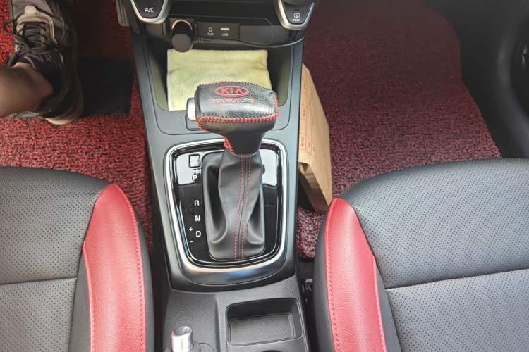 Used Kia KX Cross 2018 1.6L Automatic Dynamic Sunroof Version Gear Lever