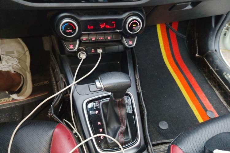 Used Kia KX Cross 2018 1.6L Automatic Dynamic Sunroof Version Gear Lever