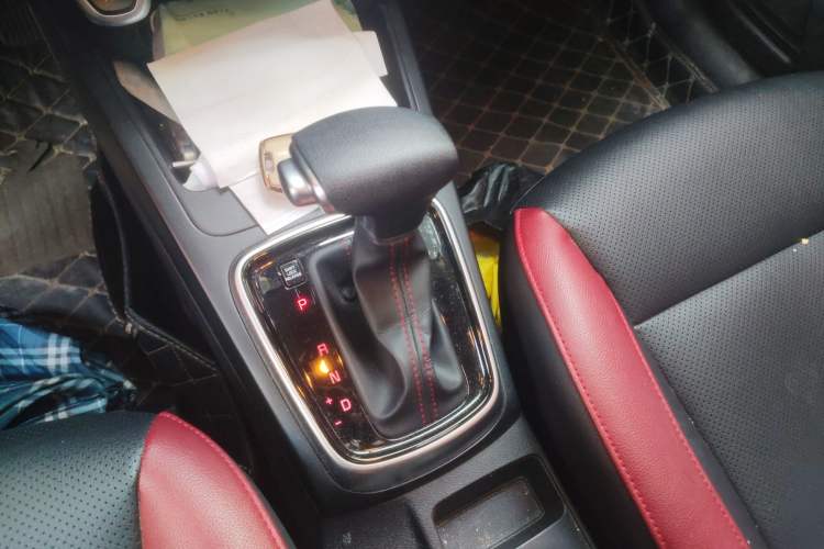 Used Kia KX Cross 2018 1.6L Automatic Dynamic Sunroof Version Gear Lever