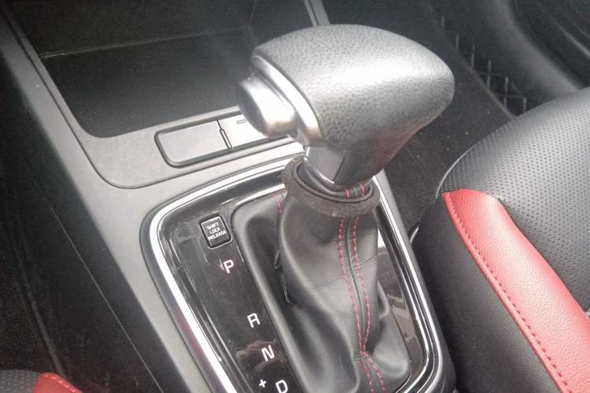 Used Kia KX Cross 2018 1.6L Automatic Dynamic Sunroof Version Gear Lever