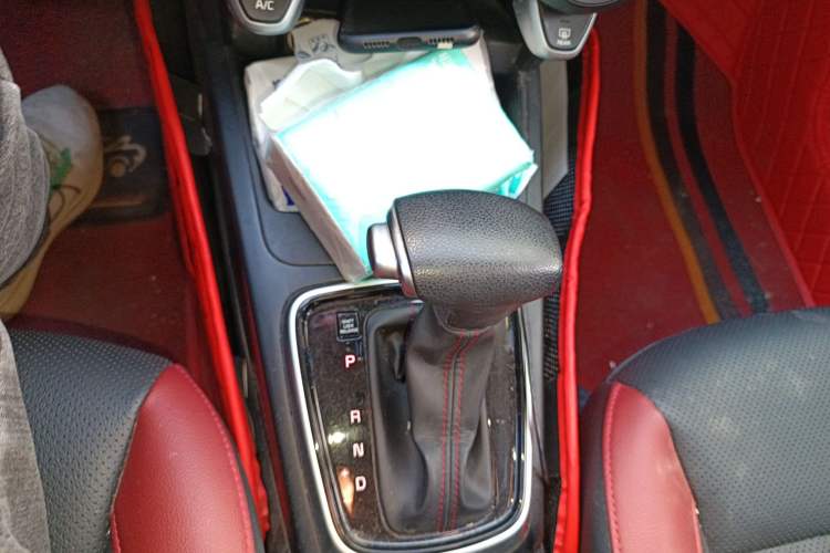 Used Kia KX Cross 2018 1.6L Automatic Dynamic Sunroof Version Gear Lever