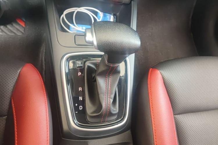 Used Kia KX Cross 2018 1.6L Automatic Dynamic Sunroof Version Gear Lever