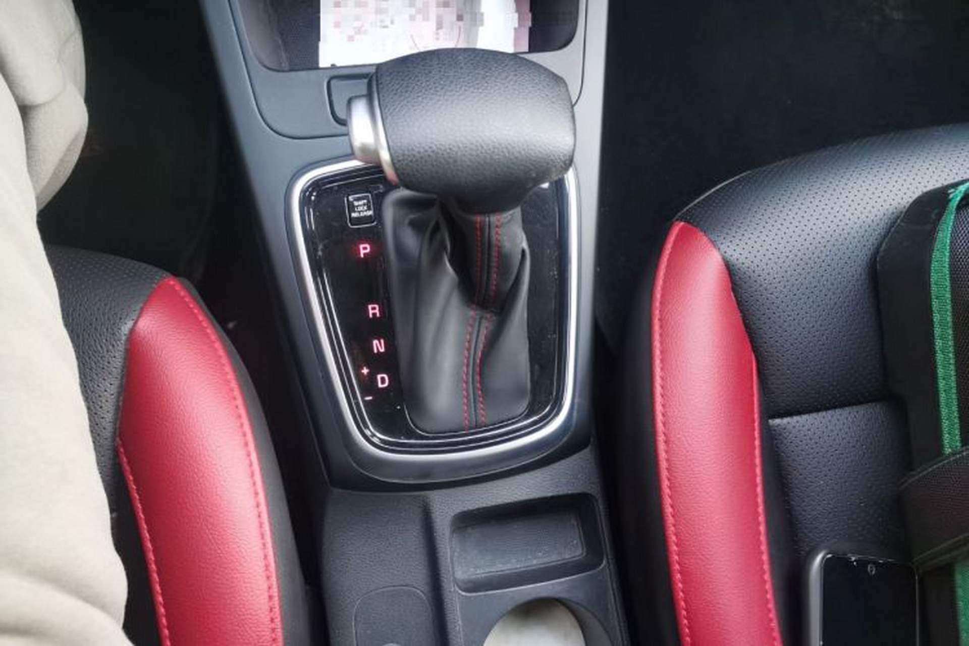 Used Kia KX Cross 2018 1.6L Automatic Dynamic Sunroof Version Gear Lever