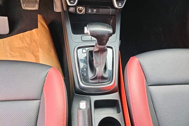Used Kia KX Cross 2018 1.6L Automatic Dynamic Sunroof Version Gear Lever
