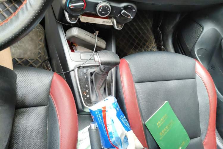 Used Kia KX Cross 2018 1.6L Automatic Dynamic Sunroof Version Gear Lever