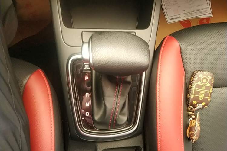 Used Kia KX Cross 2018 1.6L Automatic Dynamic Sunroof Version Gear Lever