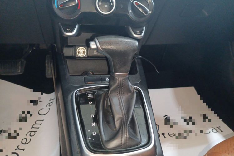 Used Kia KX Cross 2018 1.6L Automatic Dynamic Sunroof Version Gear Lever