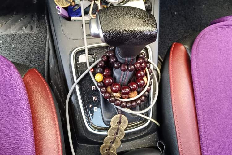 Used Kia KX Cross 2018 1.6L Automatic Dynamic Sunroof Version Gear Lever
