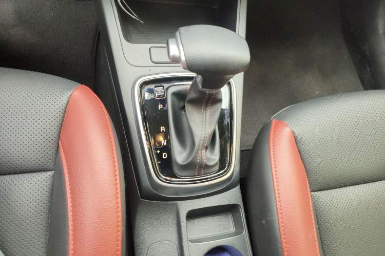 Used Kia KX Cross 2018 1.6L Automatic Dynamic Sunroof Version Gear Lever