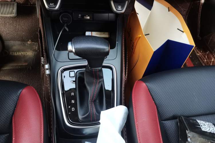 Used Kia KX Cross 2018 1.6L Automatic Dynamic Sunroof Version Gear Lever