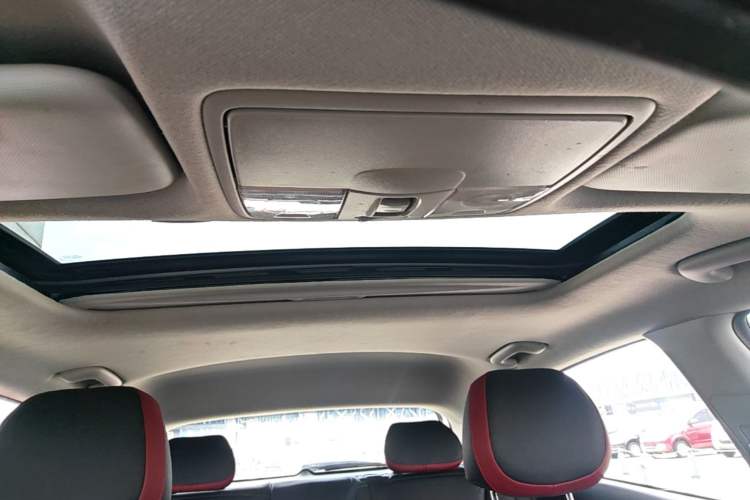 Used Kia KX Cross 2018 1.6L Automatic Dynamic Sunroof Version Headliner