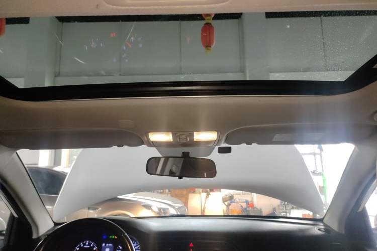 Used Kia KX Cross 2018 1.6L Automatic Dynamic Sunroof Version Headliner