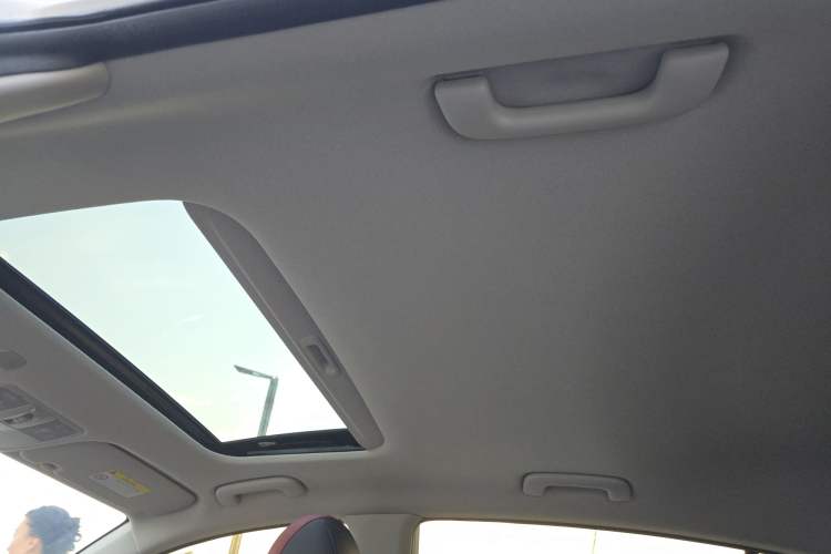 Used Kia KX Cross 2018 1.6L Automatic Dynamic Sunroof Version Headliner