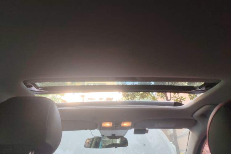 Used Kia KX Cross 2018 1.6L Automatic Dynamic Sunroof Version Headliner