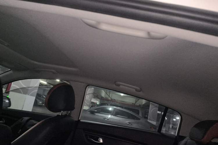 Used Kia KX Cross 2018 1.6L Automatic Dynamic Sunroof Version Headliner