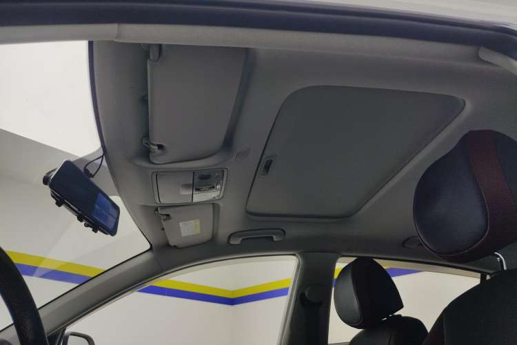 Used Kia KX Cross 2018 1.6L Automatic Dynamic Sunroof Version Headliner