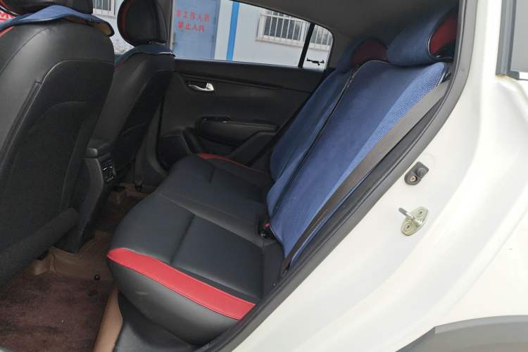Used Kia KX Cross 2018 1.6L Automatic Dynamic Sunroof Version Interior 1