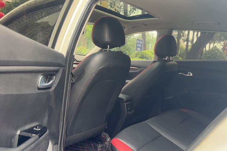Used Kia KX Cross 2018 1.6L Automatic Dynamic Sunroof Version Interior 1