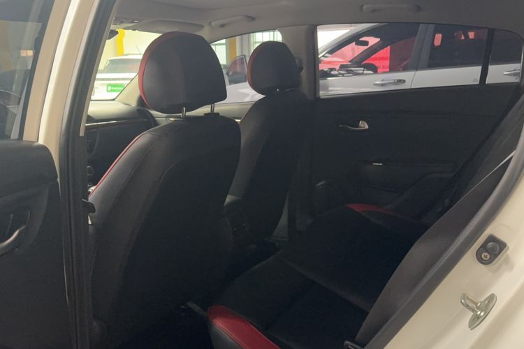 Used Kia KX Cross 2018 1.6L Automatic Dynamic Sunroof Version Interior 2
