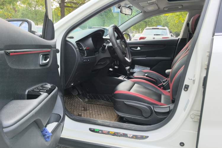 Used Kia KX Cross 2018 1.6L Automatic Dynamic Sunroof Version Interior 2
