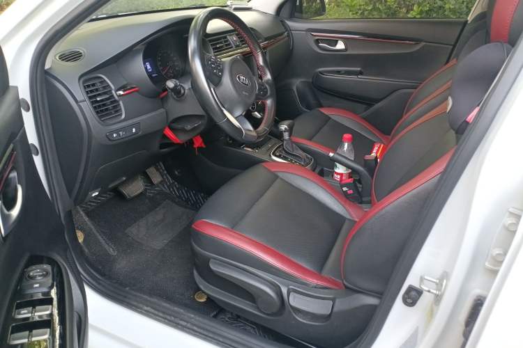 Used Kia KX Cross 2018 1.6L Automatic Dynamic Sunroof Version Interior 3