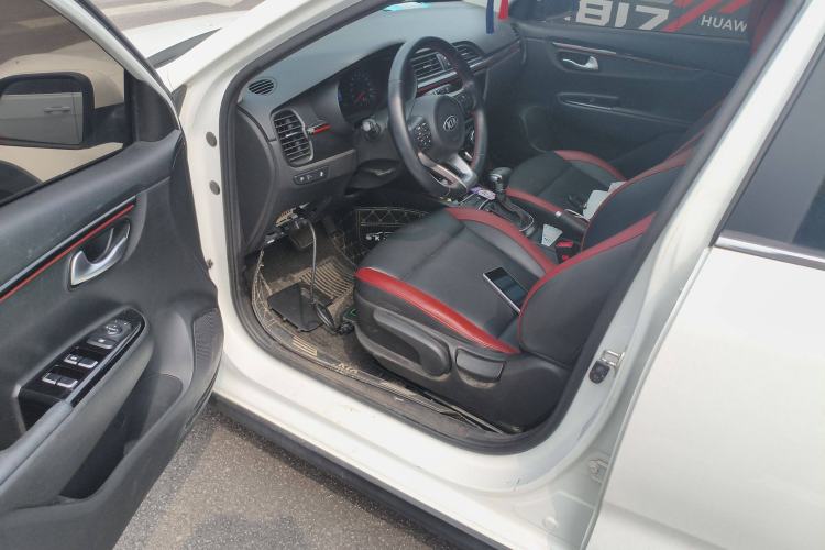 Used Kia KX Cross 2018 1.6L Automatic Dynamic Sunroof Version Interior 3