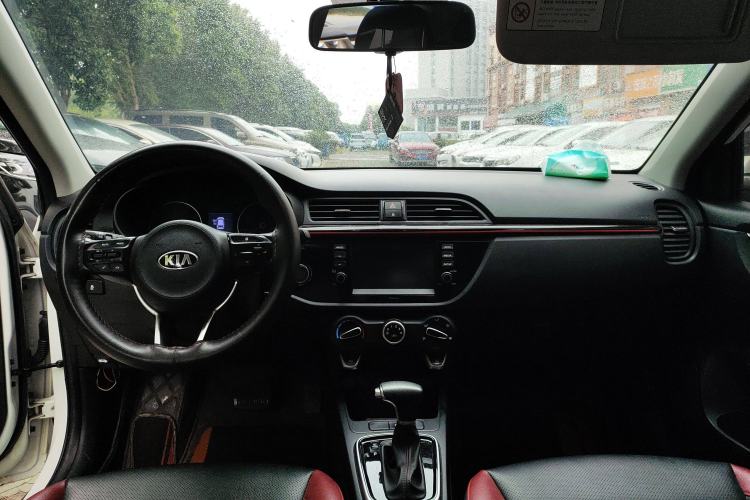Used Kia KX Cross 2018 1.6L Automatic Dynamic Sunroof Version Interior 3
