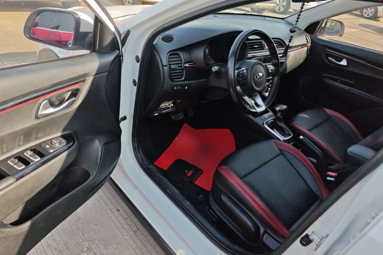 Used Kia KX Cross 2018 1.6L Automatic Dynamic Sunroof Version Interior 3