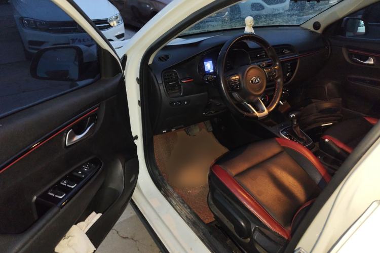 Used Kia KX Cross 2018 1.6L Automatic Dynamic Sunroof Version Interior 3