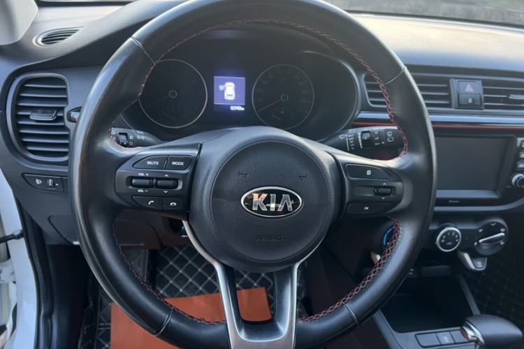 Used Kia KX Cross 2018 1.6L Automatic Dynamic Sunroof Version Interior 4