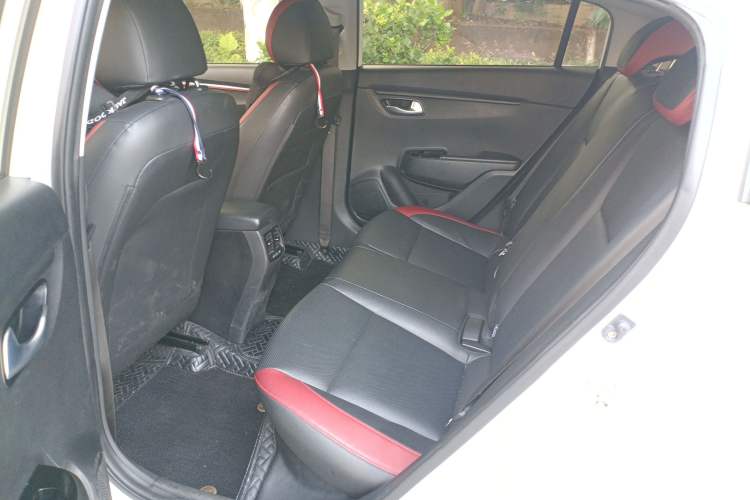 Used Kia KX Cross 2018 1.6L Automatic Dynamic Sunroof Version Interior 4