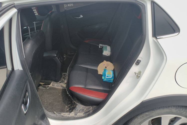 Used Kia KX Cross 2018 1.6L Automatic Dynamic Sunroof Version Interior 4
