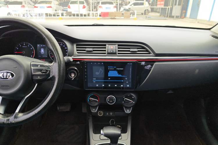 Used Kia KX Cross 2018 1.6L Automatic Dynamic Sunroof Version Interior 4