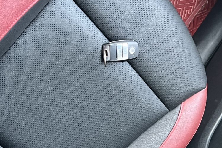 Used Kia KX Cross 2018 1.6L Automatic Dynamic Sunroof Version Interior 4