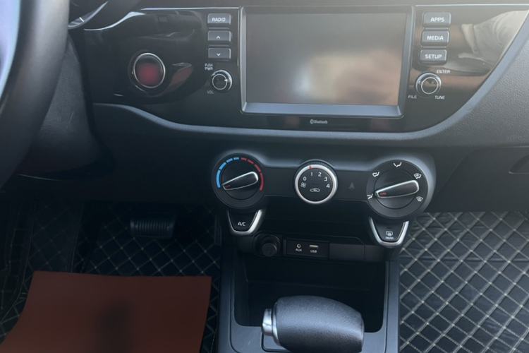 Used Kia KX Cross 2018 1.6L Automatic Dynamic Sunroof Version Interior 5