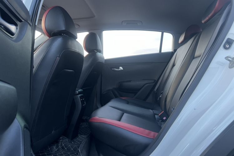 Used Kia KX Cross 2018 1.6L Automatic Dynamic Sunroof Version Interior 6