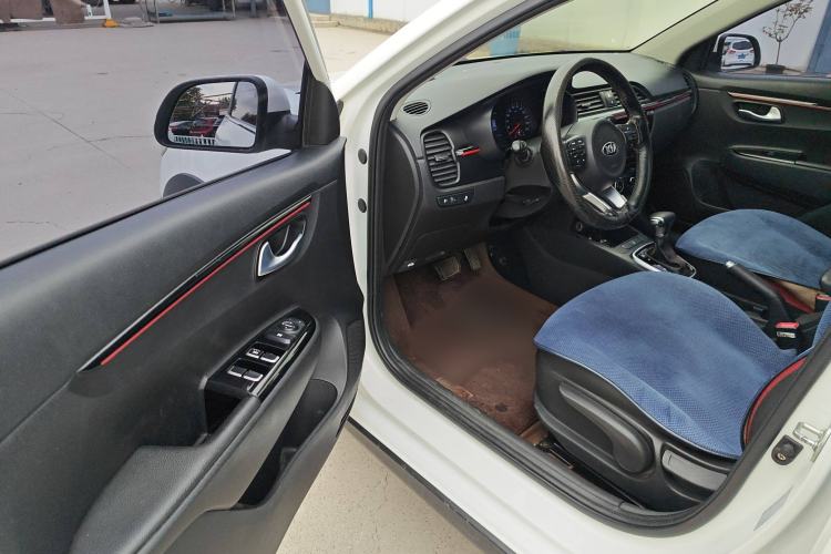 Used Kia KX Cross 2018 1.6L Automatic Dynamic Sunroof Version Interior 7