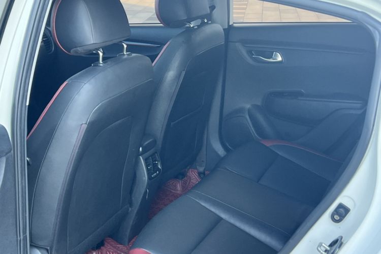 Used Kia KX Cross 2018 1.6L Automatic Dynamic Sunroof Version Interior 9
