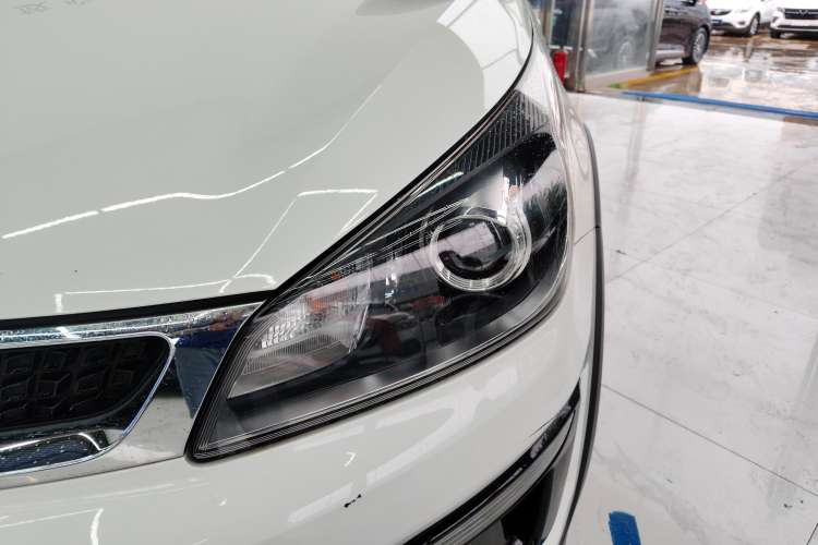 Used Kia KX Cross 2018 1.6L Automatic Dynamic Sunroof Version Left Front Headlight