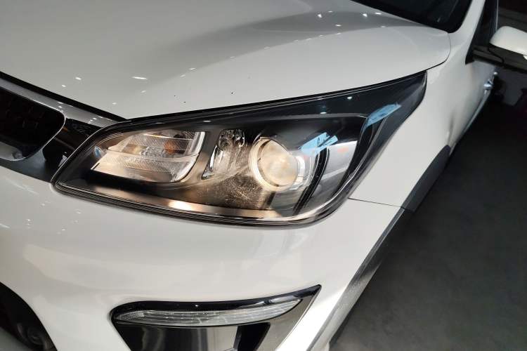 Used Kia KX Cross 2018 1.6L Automatic Dynamic Sunroof Version Left Front Headlight