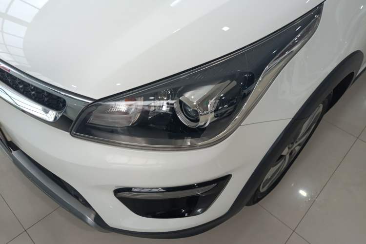 Used Kia KX Cross 2018 1.6L Automatic Dynamic Sunroof Version Left Front Headlight