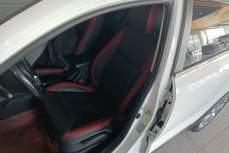 Used Kia KX Cross 2018 1.6L Automatic Dynamic Sunroof Version Left Front Seat