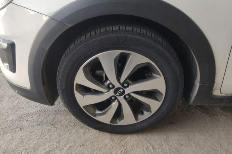 Used Kia KX Cross 2018 1.6L Automatic Dynamic Sunroof Version Left Front Wheel Hub