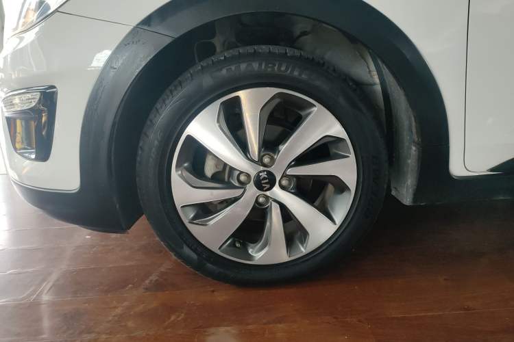 Used Kia KX Cross 2018 1.6L Automatic Dynamic Sunroof Version Left Front Wheel Hub