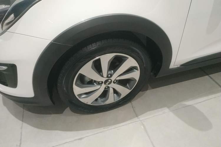 Used Kia KX Cross 2018 1.6L Automatic Dynamic Sunroof Version Left Front Wheel Hub