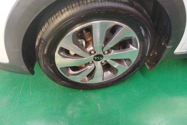 Used Kia KX Cross 2018 1.6L Automatic Dynamic Sunroof Version Left Front Wheel Hub