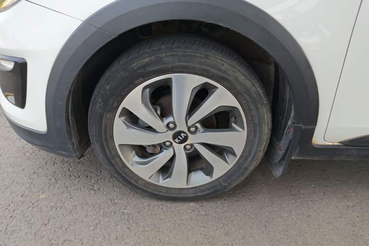 Used Kia KX Cross 2018 1.6L Automatic Dynamic Sunroof Version Left Front Wheel Hub