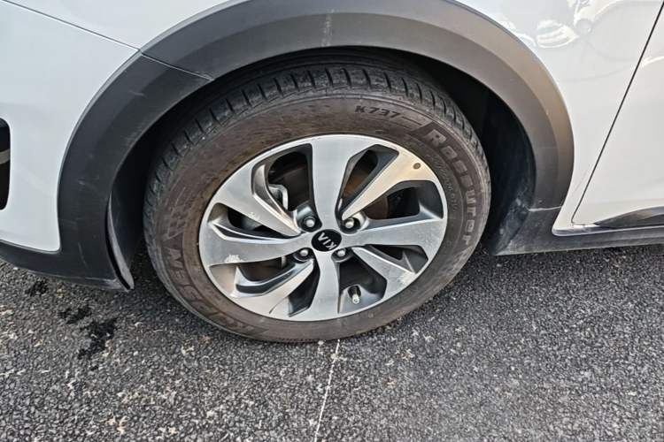 Used Kia KX Cross 2018 1.6L Automatic Dynamic Sunroof Version Left Front Wheel Hub