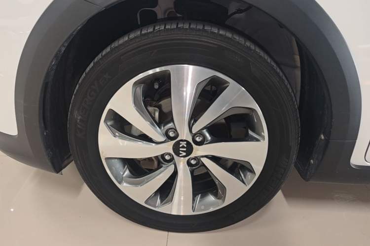 Used Kia KX Cross 2018 1.6L Automatic Dynamic Sunroof Version Left Front Wheel Hub